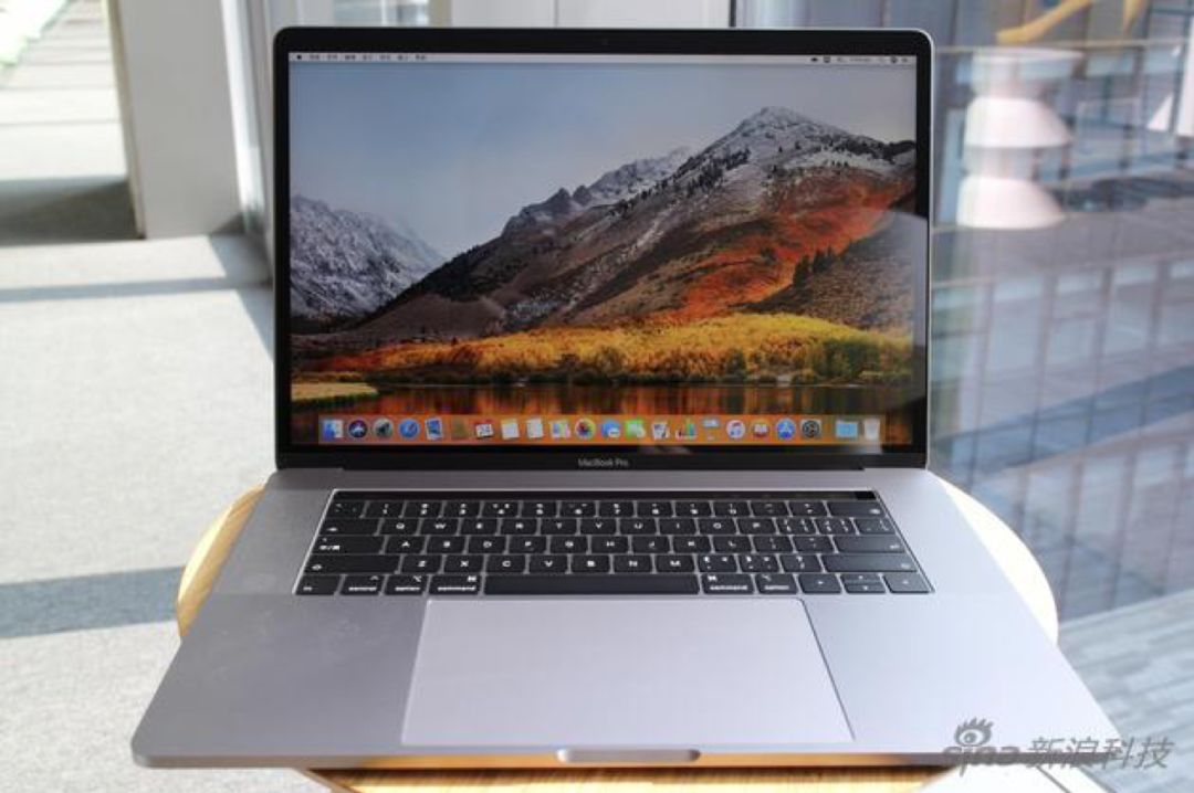 苹果笔记本macbookpro2018款 8vEM-hfvkitx7356255.jpg