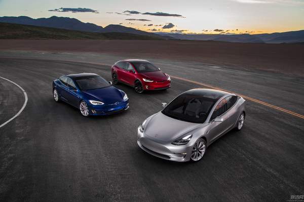 车载屏幕玩《上古卷轴5》?特斯拉宣布加入游戏产业!