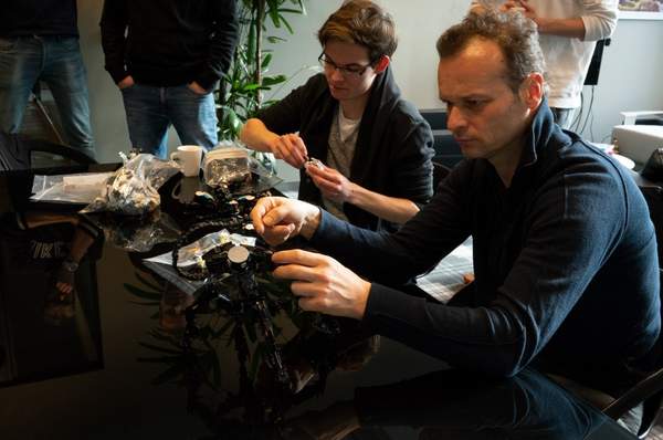 大神用乐高制《地平线:黎明时分》机械兽 还原度爆表