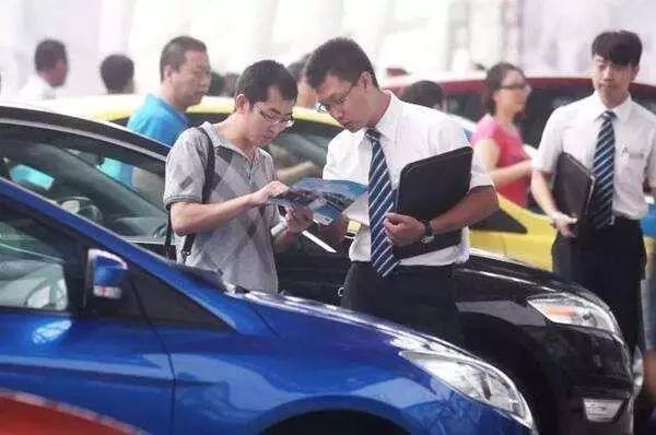 中国式堵车成常态？车多真的不背锅！