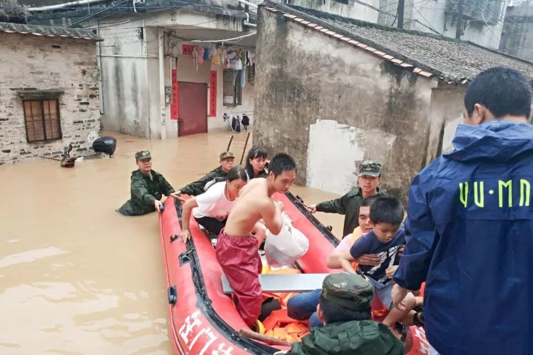 台风蓝色预警信号生效 广州今明两天暴雨持续|香洲|台风|蓝色预警_新浪新闻