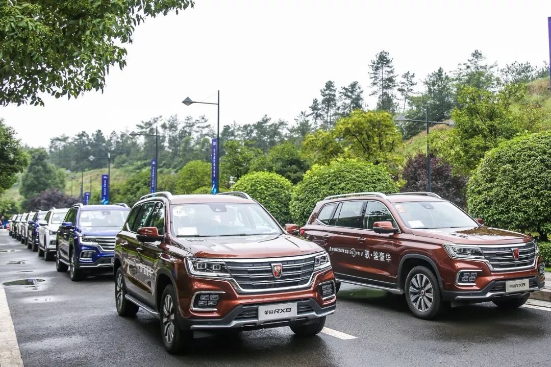 烧烤火锅夜啤酒足球赛,还有小姐姐和荣威RX8