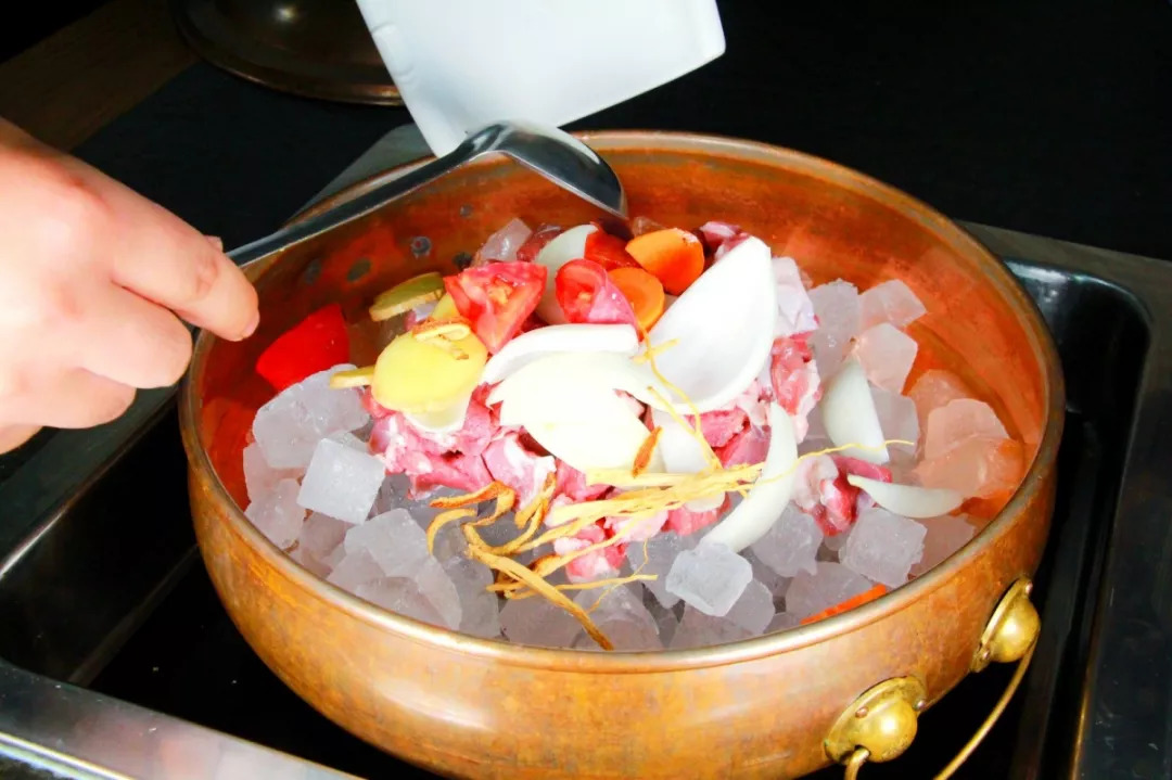 这家店太怪了!用冰煮羊肉?正宗内蒙古吃法空降天津!