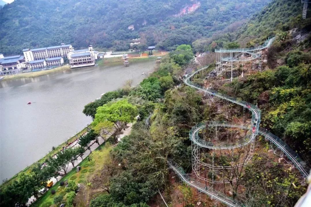 太刺激!清远这个地方首创跳湖蹦极!还有会碎