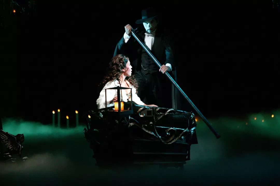 从《猫》、《剧院魅影》到《摇滚学校》,一个跨越16年的“首演之约” 从《猫》、《剧院魅影》到《摇滚学校》,一个跨越16年的“首演之约”