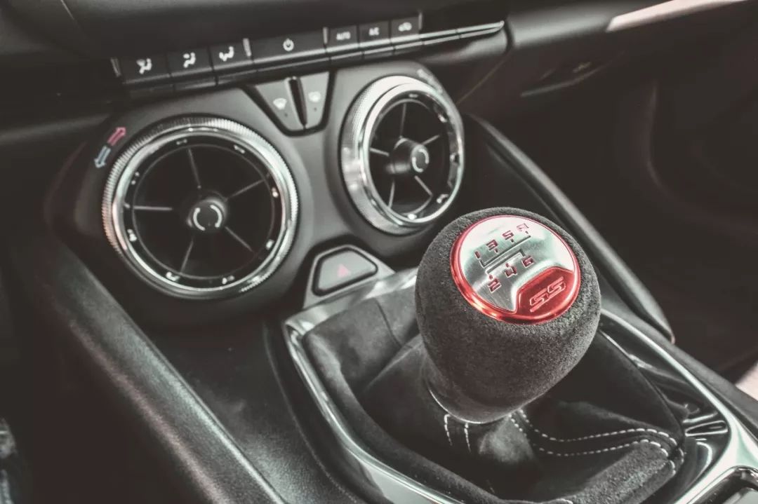 恶棍——福特Mustang & 雪佛兰Camaro