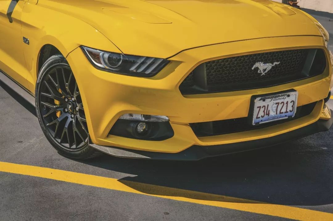 恶棍——福特Mustang & 雪佛兰Camaro