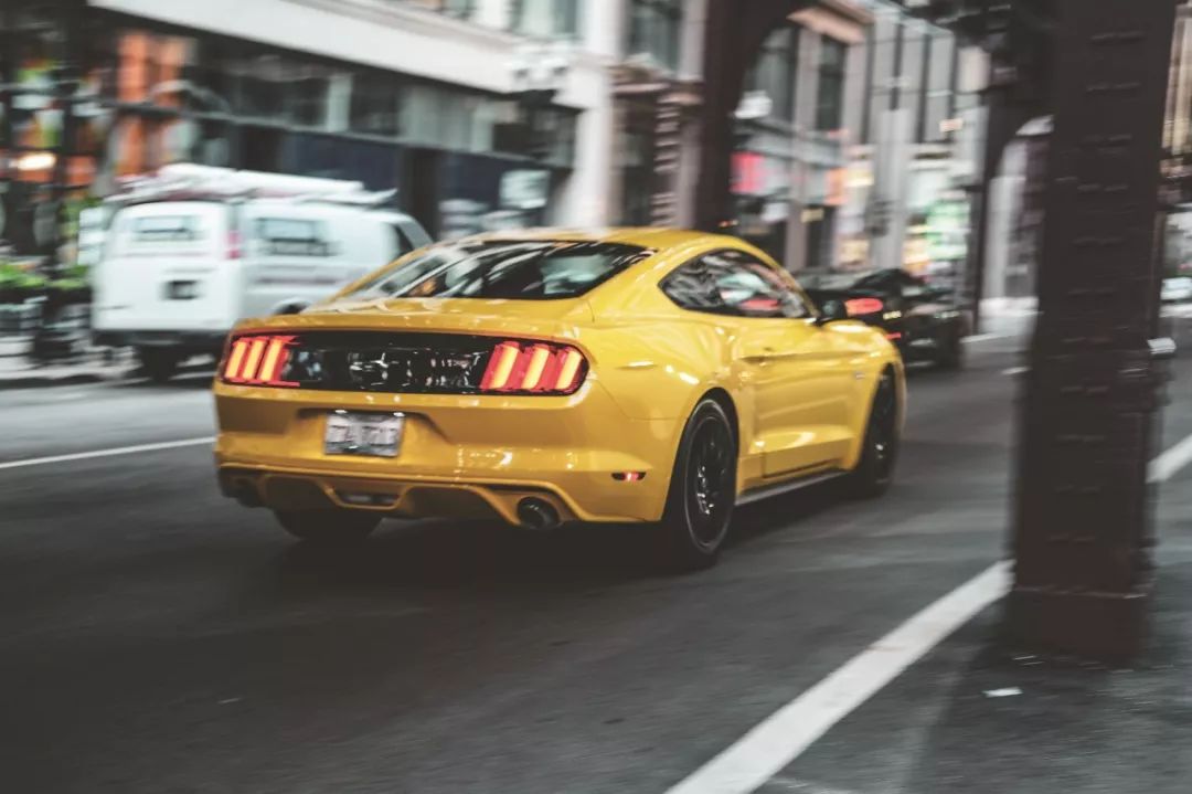 恶棍——福特Mustang & 雪佛兰Camaro
