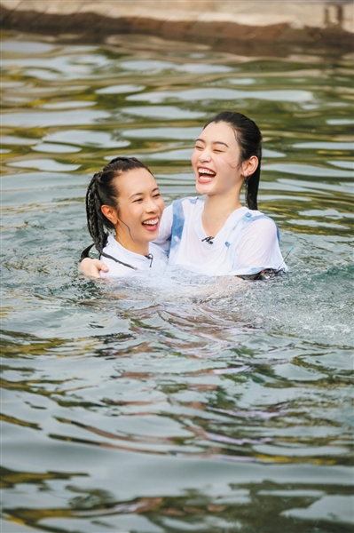 奚梦瑶 从入行那天起，就没有过安全感