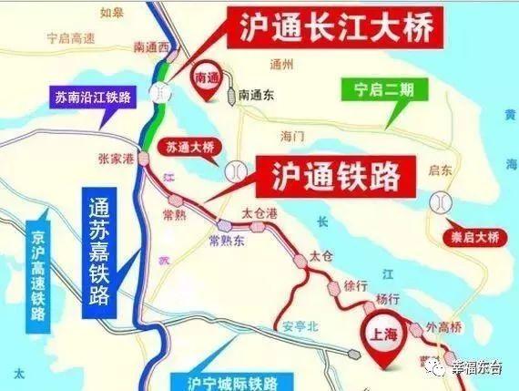 该段道路与沪通铁路共通道越过长江,接入沪通铁路,苏南沿江铁路,通苏
