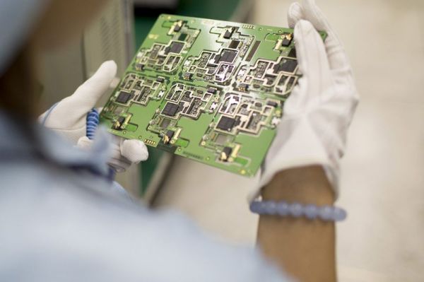 锐参考|美国封杀中兴刺痛国人,爱国不仅仅需