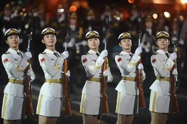 2018女兵征兵报名今天开始!你与女神之间只差