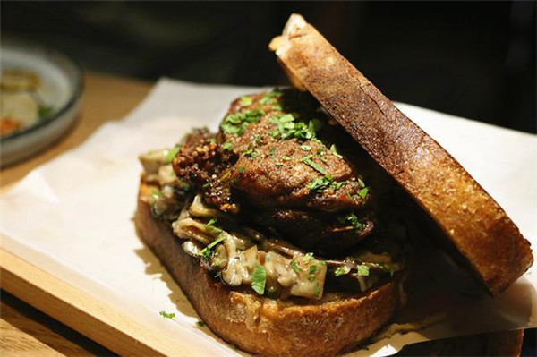 长沙夜生活新地标 96俱乐部带你体验美食与美