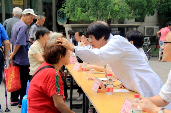 农工民主党东南大学基层委员会开展教师节义诊