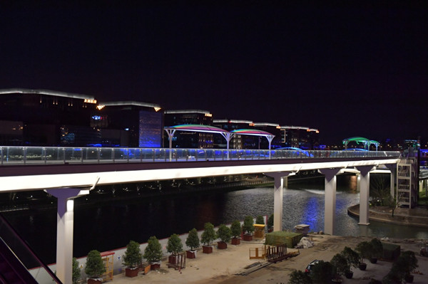 连廊架起,从上海虹桥商务区步行至国家会展中