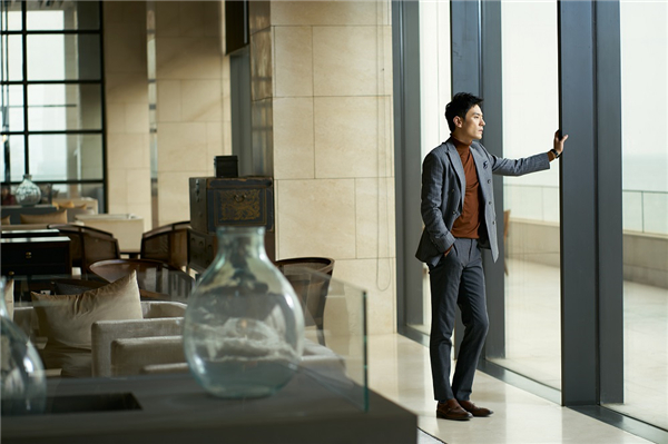 李光洁新剧《我们这些年》杀青