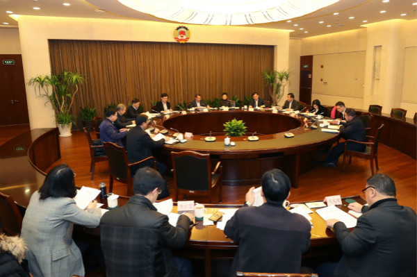 上海市政协党组召开民主生活会 董云虎主持会