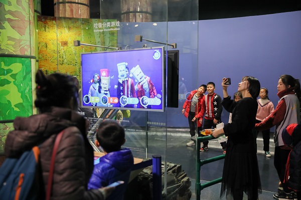 超能机器人、游戏垃圾包 上海科技馆用“微更新”永葆青春