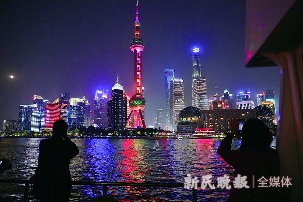 夜上海·流连|流光璀璨 一舟看尽浦江景