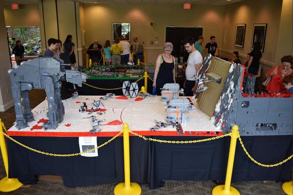 碉堡!国外大神用乐高还原了《星战:前线2》游戏场景