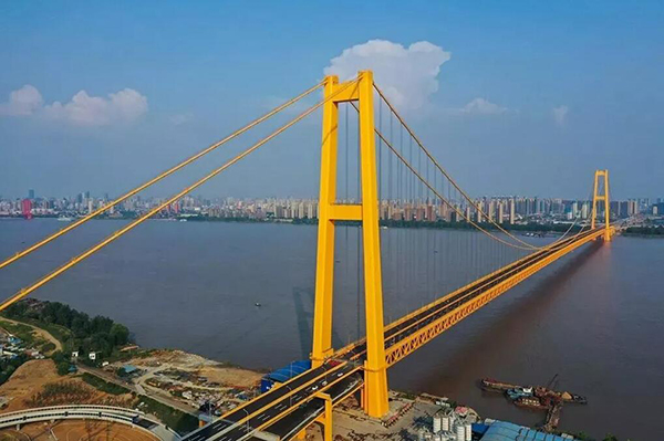 杨泗港长江大桥全貌。微信公众号“科技日报” 图