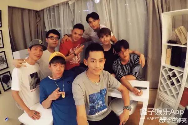 他都结婚了,我怎么还在追星...