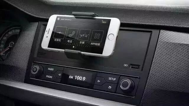 汽车真的需要一块越来越大的屏幕吗？