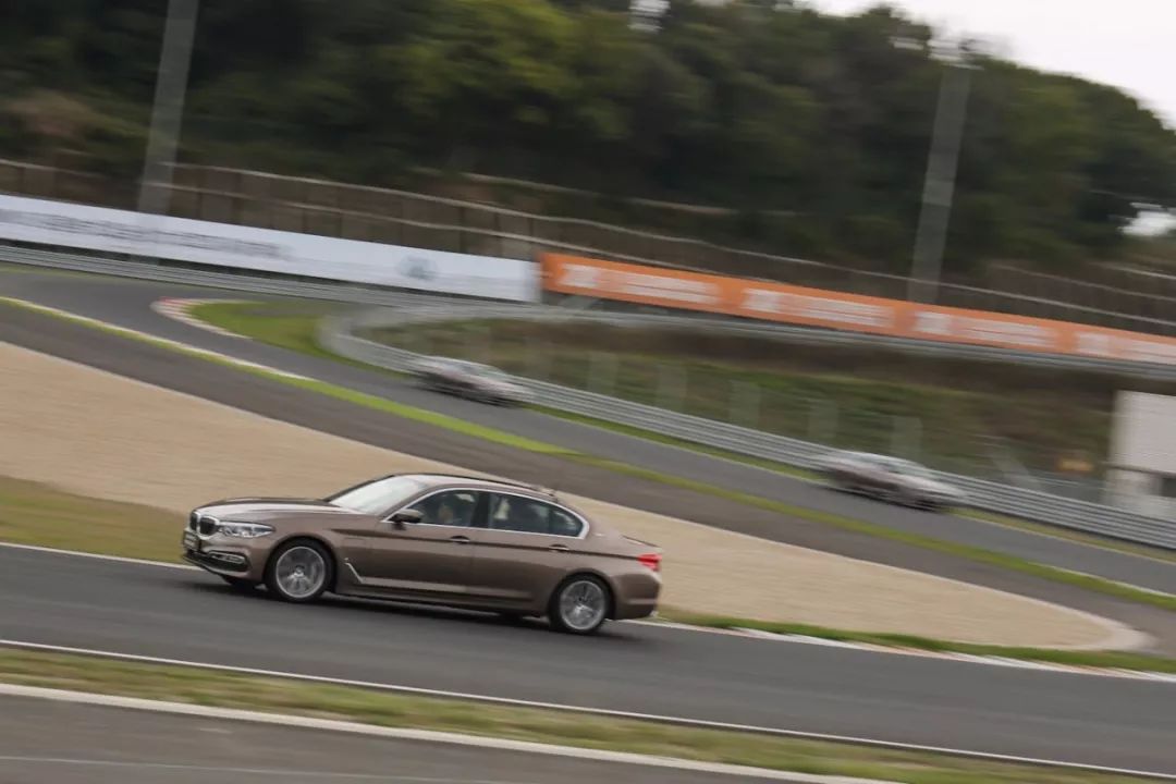 测评 | 全新BMW 530Le 百公里提速6.9秒还不用