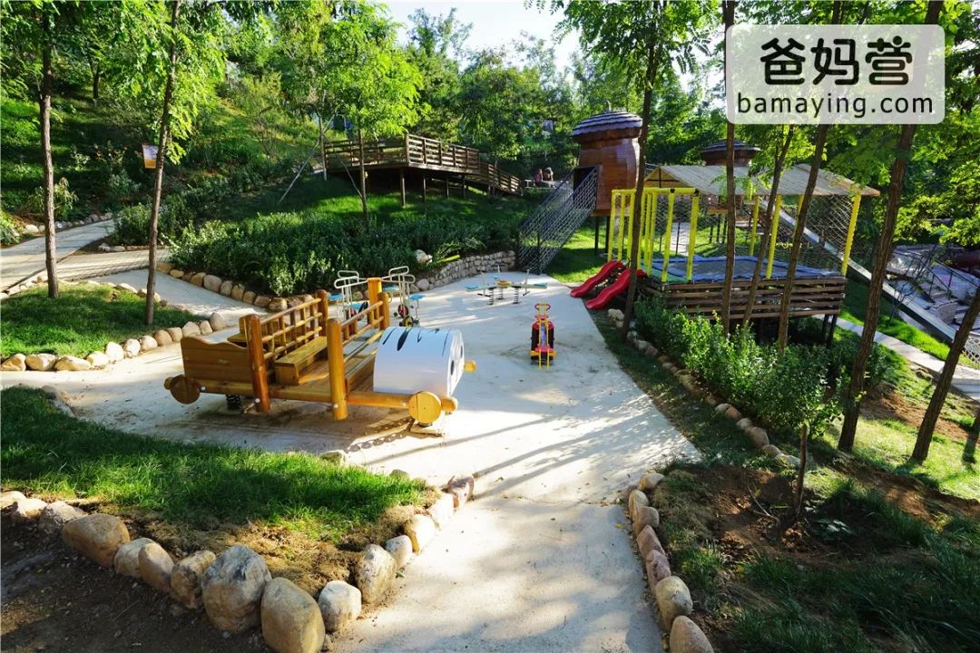 玩疯!2000只小松鼠、榛果木桶滑梯、攀爬、沙池、山间花海、无动力乐园、湖边独栋别墅!