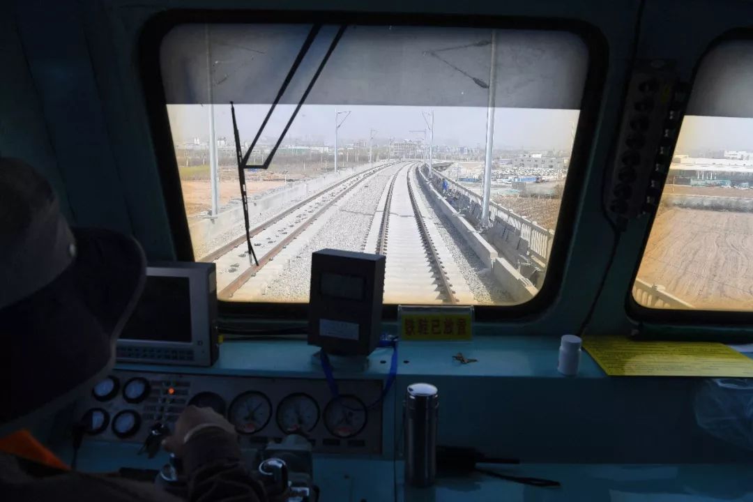 庆阳人的高铁梦又进一步!银西高铁轨道已铺到