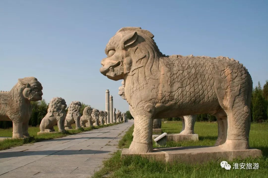 一日观遍秀丽河山，享尽人间至味。