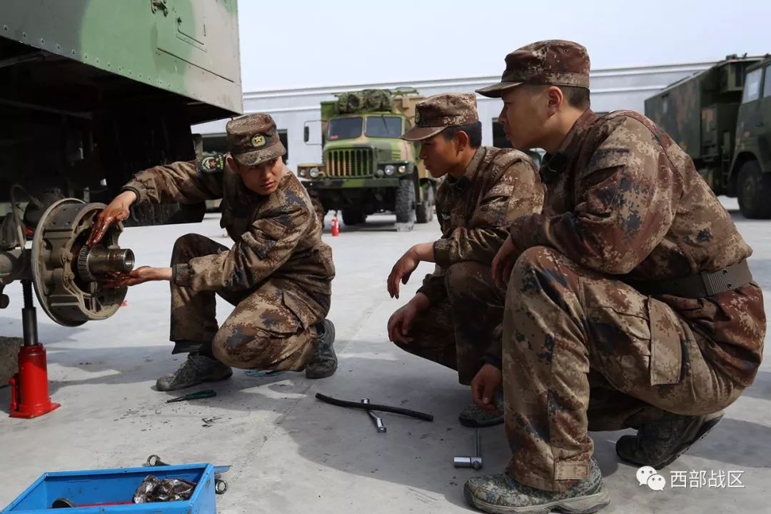 像保护生命一样，爱护武器装备