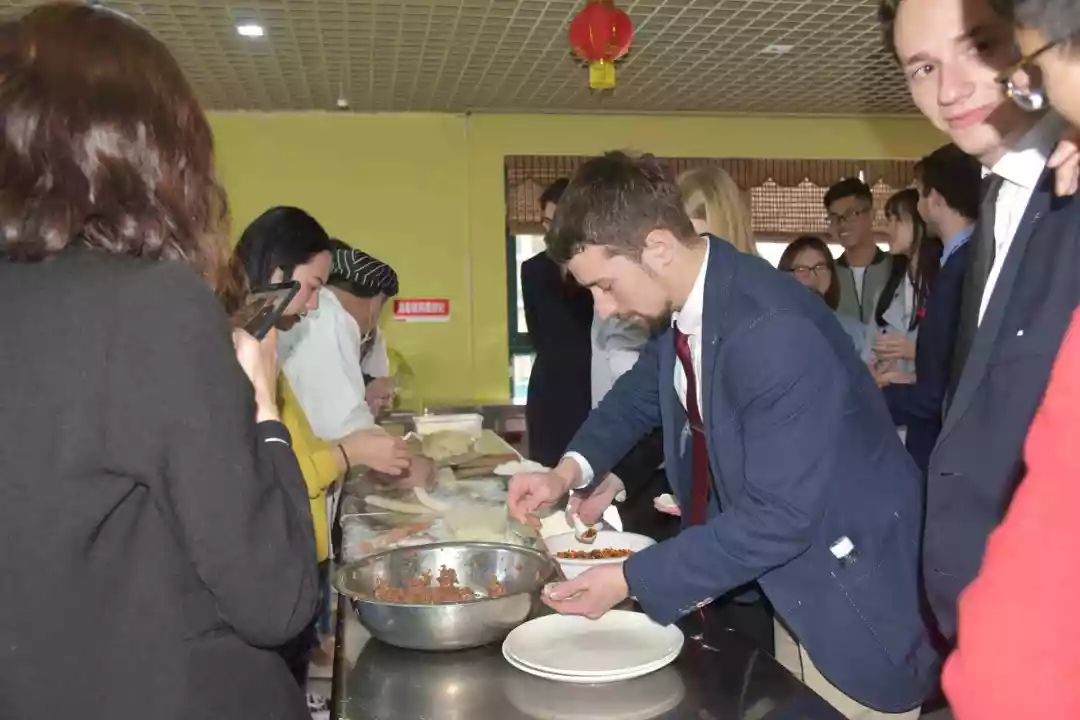 听说矿大来了奥地利养眼帅哥团?来看这场中外