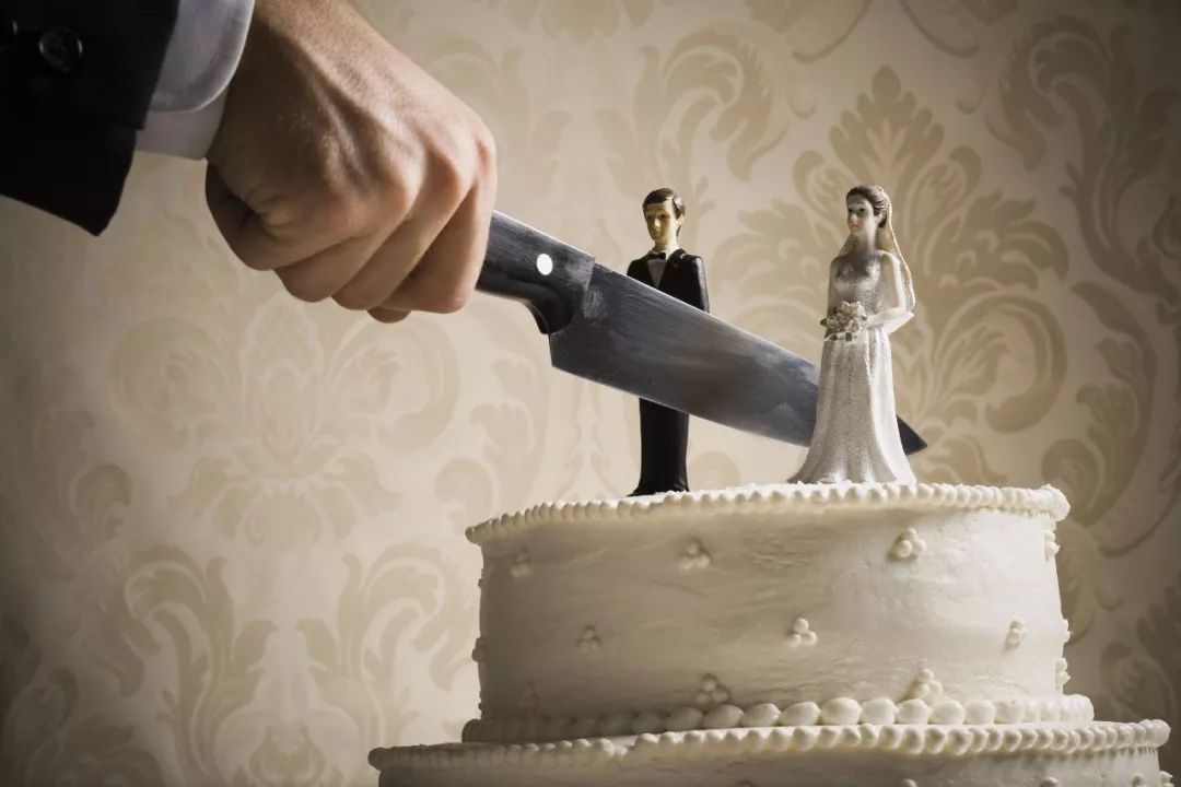 新婚妻子成了“植物人”，90后小伙两次起诉离婚!结果……