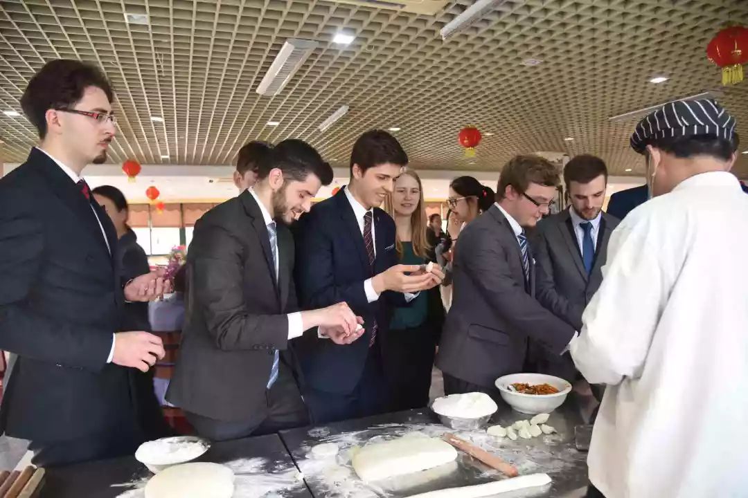 听说矿大来了奥地利养眼帅哥团?来看这场中外