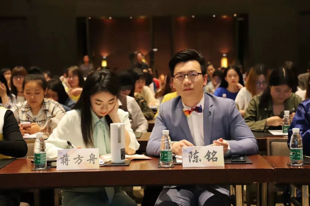 陈铭、蒋方舟大咖公益讲座来袭，受大学生热烈追捧