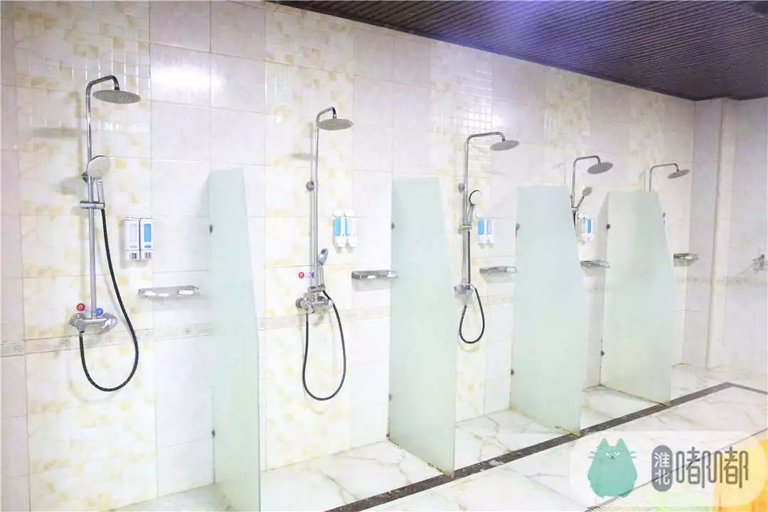 人民中路的这家大众浴池除了洗浴竟还有