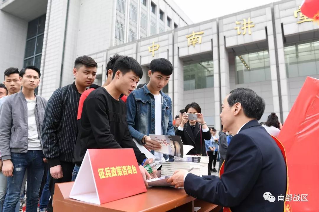 大学毕业当兵去?!听听老兵怎么说