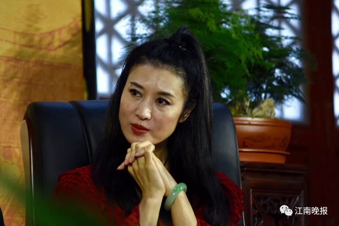 98版水浒主创重聚，制片回忆:潘金莲收视比新闻联播还高