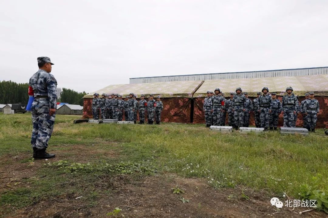 空军某后勤训练基地开展整建制实兵实装实弹考核