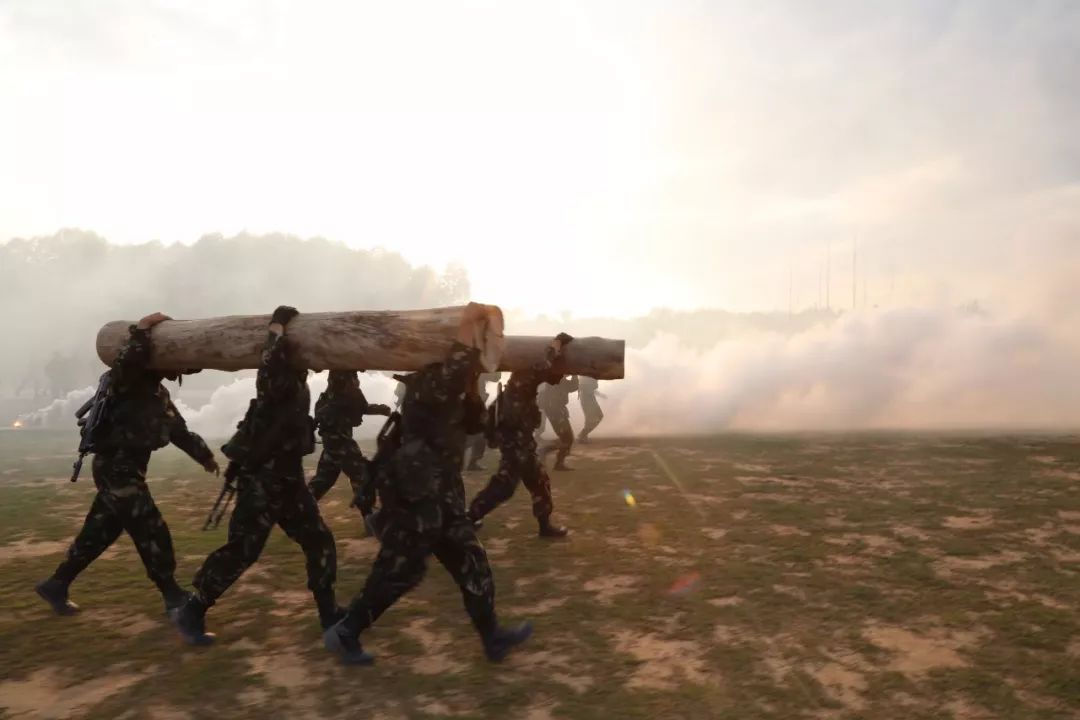 特种兵的这组训练大片,怎一个帅字了得!