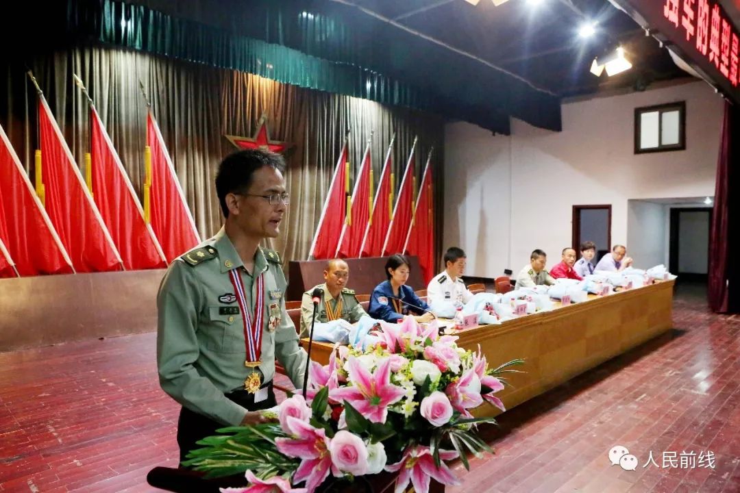 【关注】南京路上好八连,突然来了8位名人