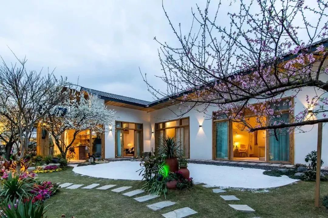 羡慕国外网红民宿?成都周边的悬崖酒店,你怕是