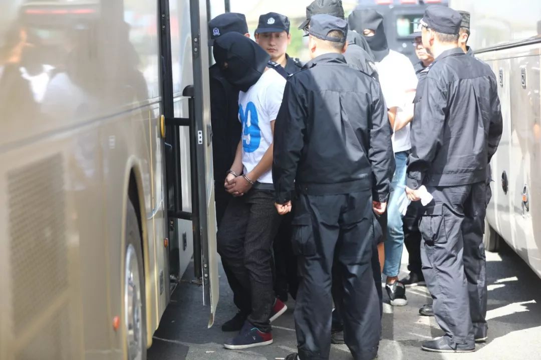 辽源警方破获特大电信网络诈骗案!押解回162名