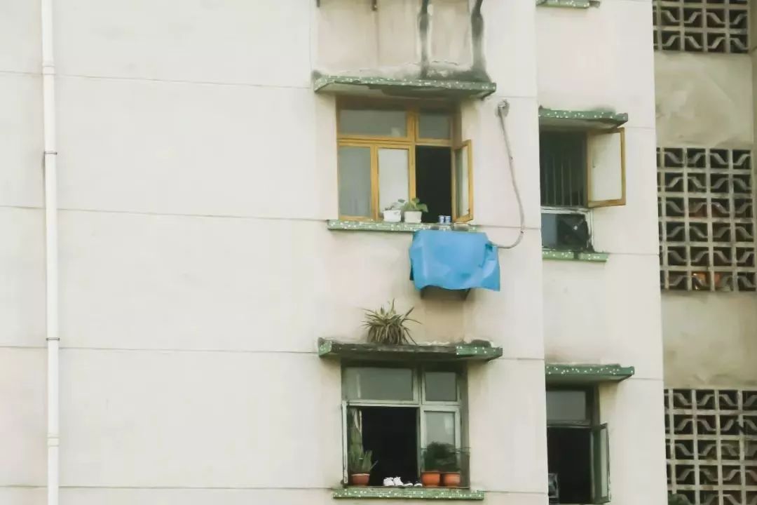 毕业后,在重庆独自租房是怎样的体验?穷!