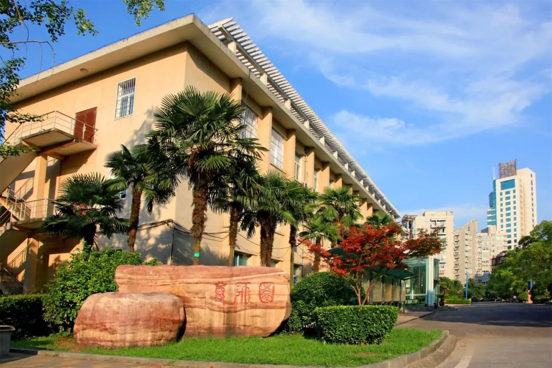 2018军校招生简章 :空军预警学院(附往年录取