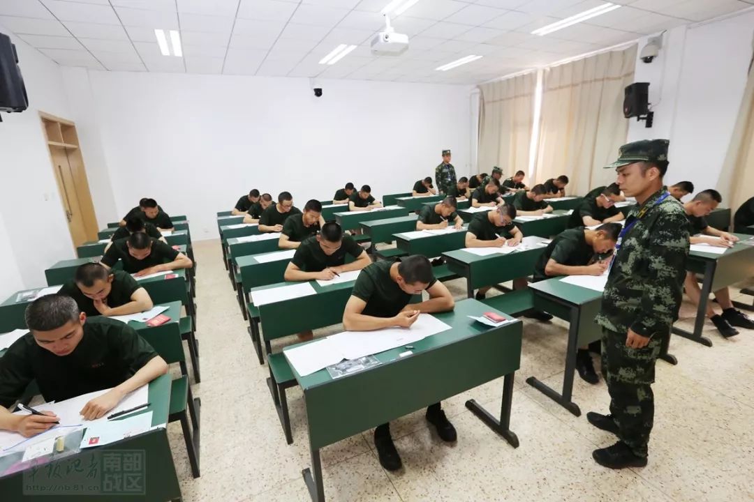 揭秘军中高考:脱鞋袜检查、无死角录像、纠察