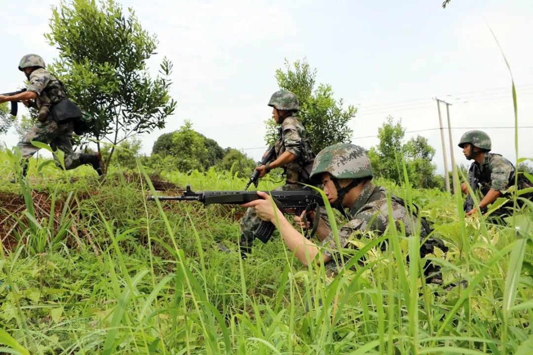 过节不忘战备,直击南部战区陆军某边防旅战备