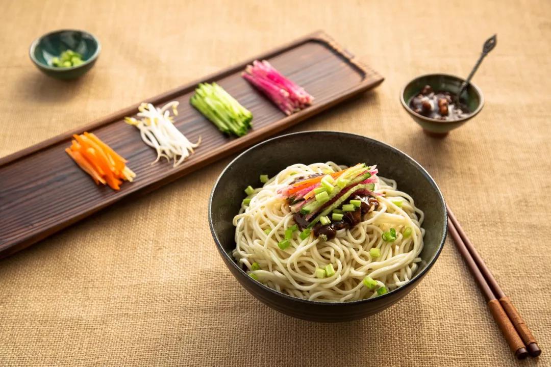 夜读丨夏至:星繁愁昼热,露重觉荷香