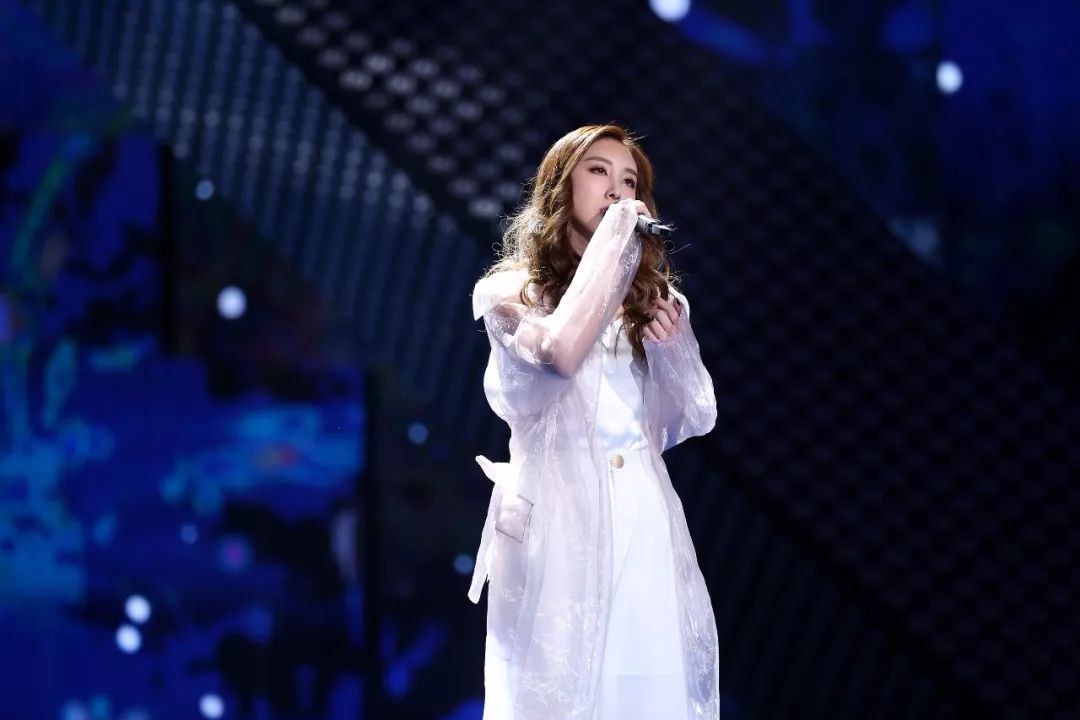 火箭少女101出道首秀遭遇假唱质疑,王思聪却唯